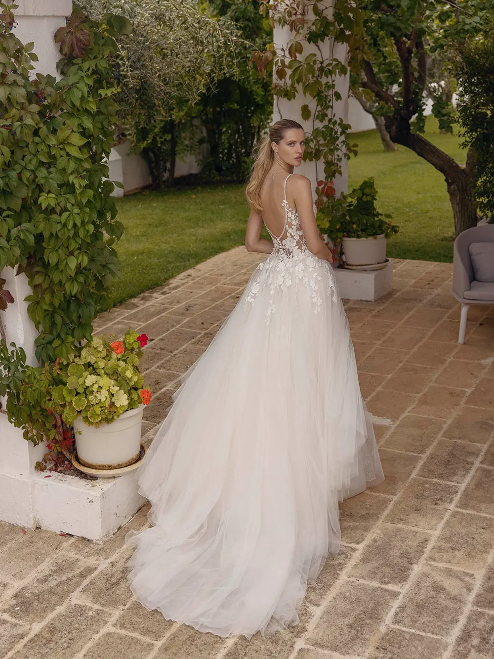 Brautkleid Amarynth von Modeca– Hintenansicht