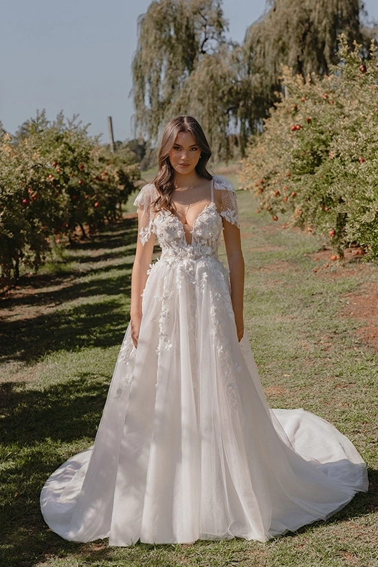 Brautkleid Sannah von Madi Lane – Vorschau