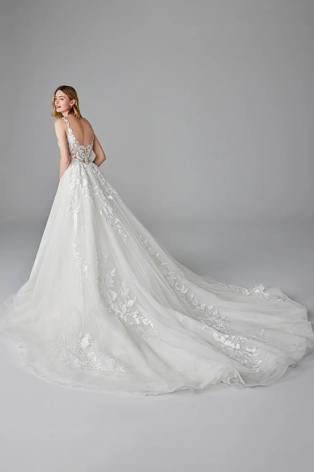 Brautkleid Kamerie von Pronovias – Rückenansicht