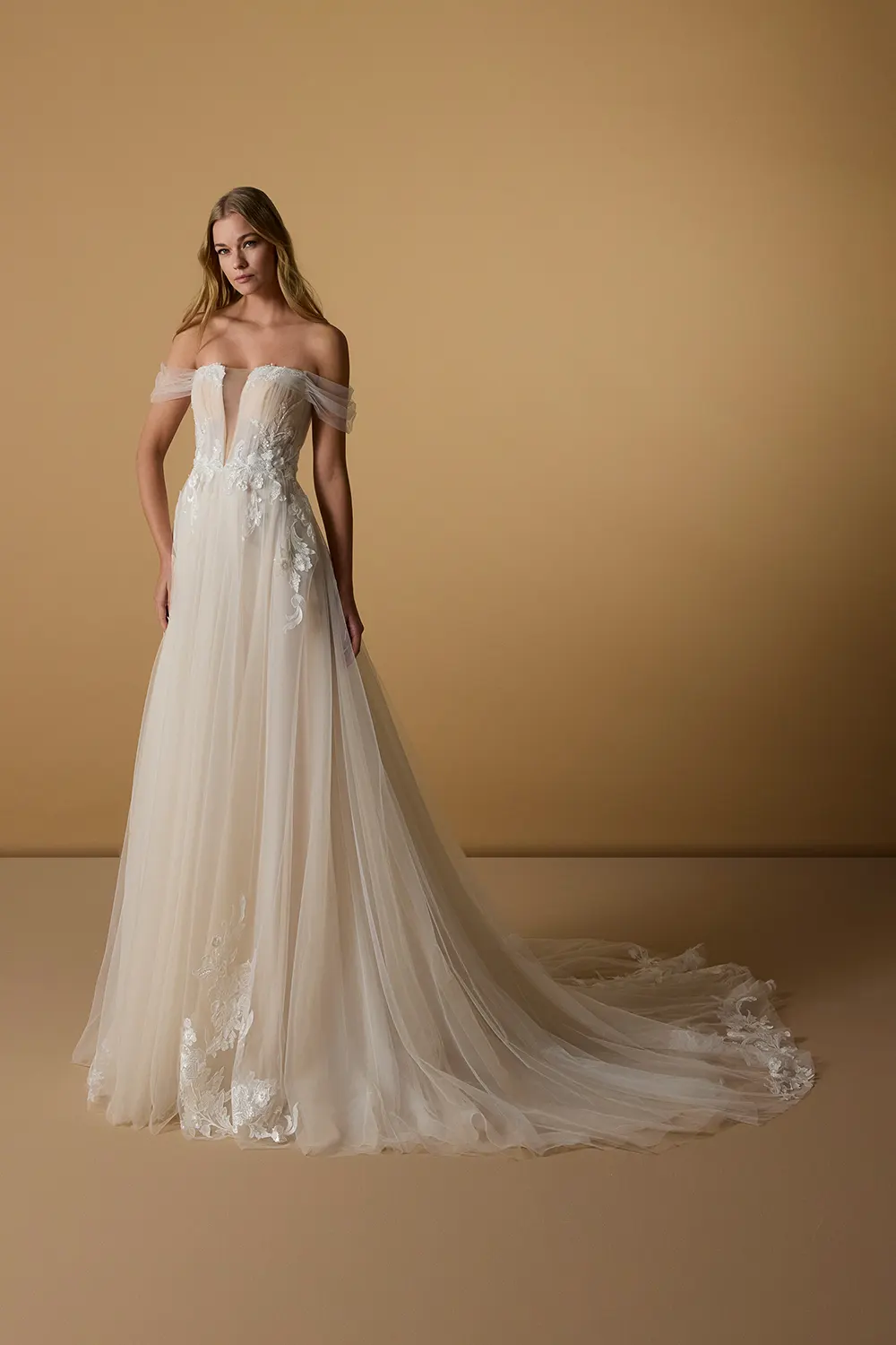 Brautkleid Zenobia von Nicole – Vorschau