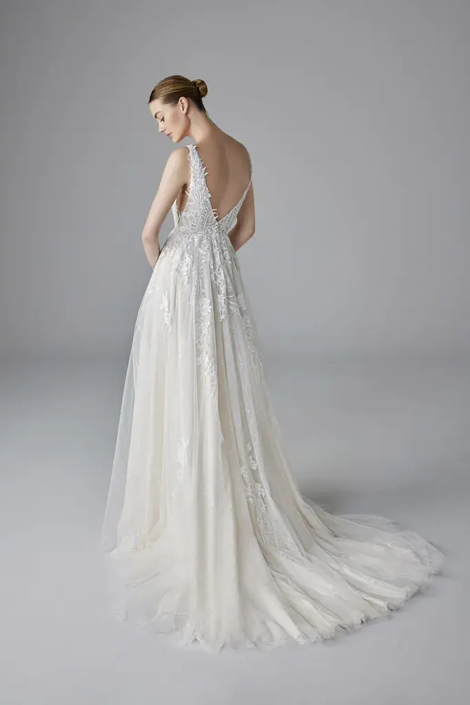 Brautkleid Lucie von Pronovias – Rückenansicht