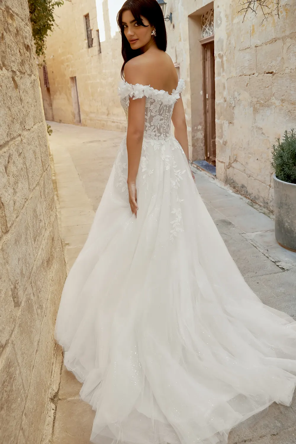 Brautkleid 44500 von Sincerity Bridal – Rückenansicht