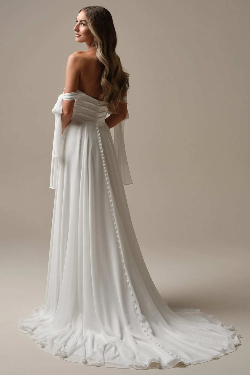 Brautkleid Melody von Rebecca Ingram – Rückansicht