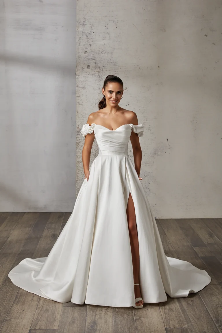 Das Brautkleid Modell Devon von Eddy K findest Du im Hochzeitshaus Lin-Riehl in Stadthagen zwischen Hannover, Minden und Hameln.