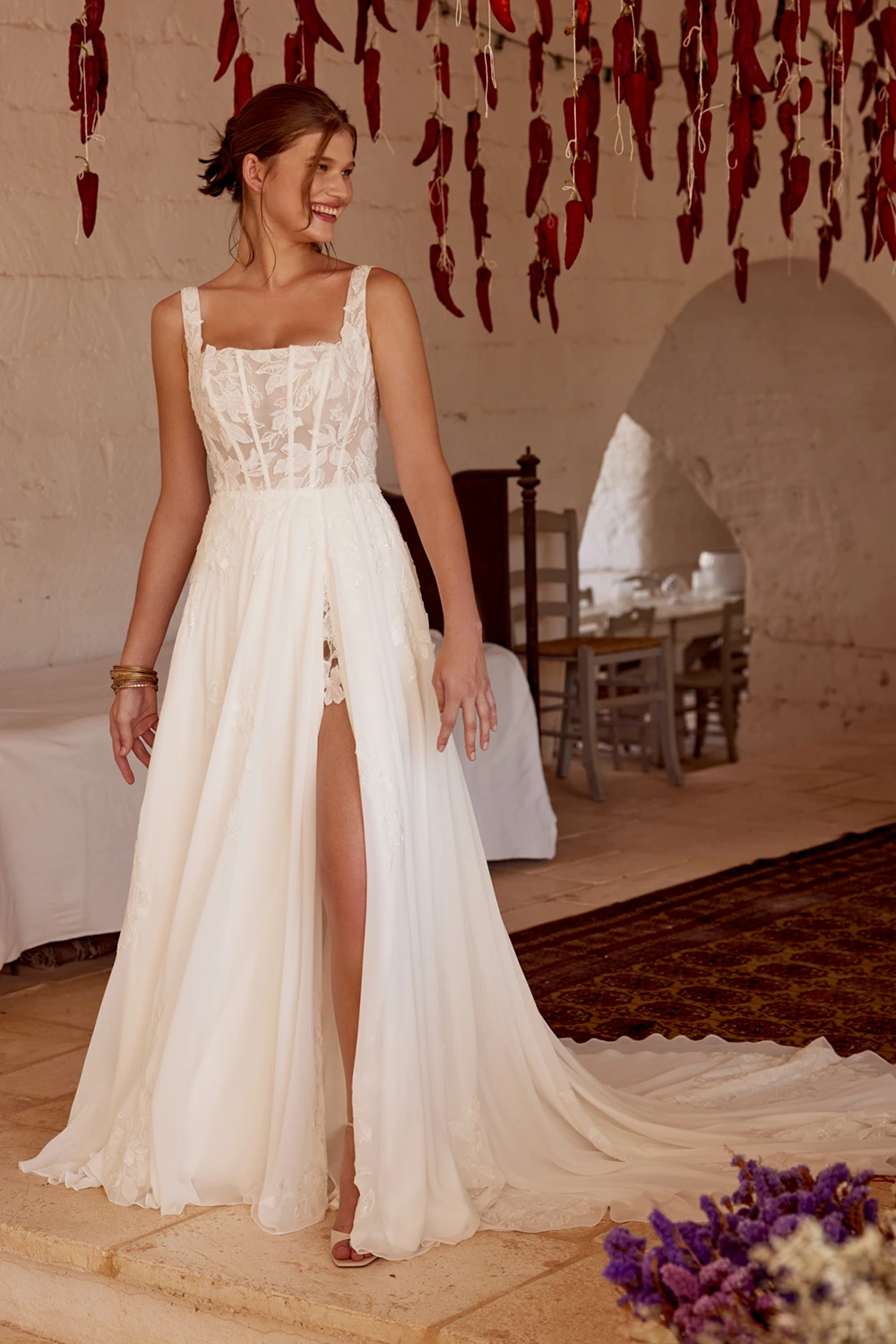 Brautkleid Modell 66396 von Lillian West – Vorschau