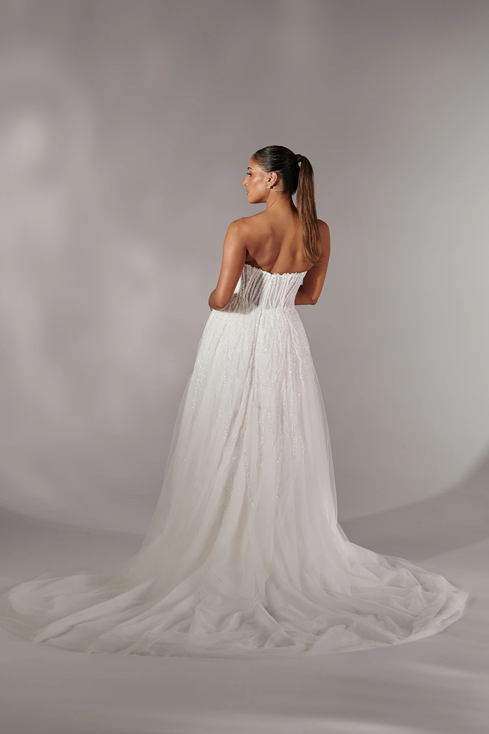 Brautkleid Modell ZC22941 von Cizzy Bridal Australia – Ansicht Schleppe