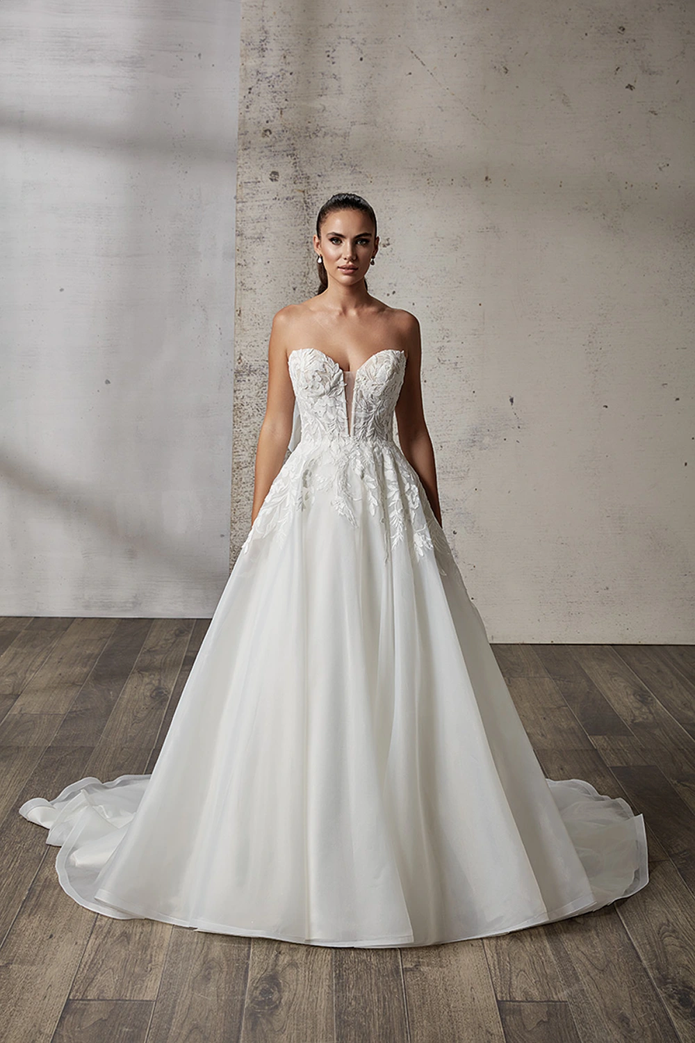 Brautkleid Modell Primavera von Eddy K – Vorschau