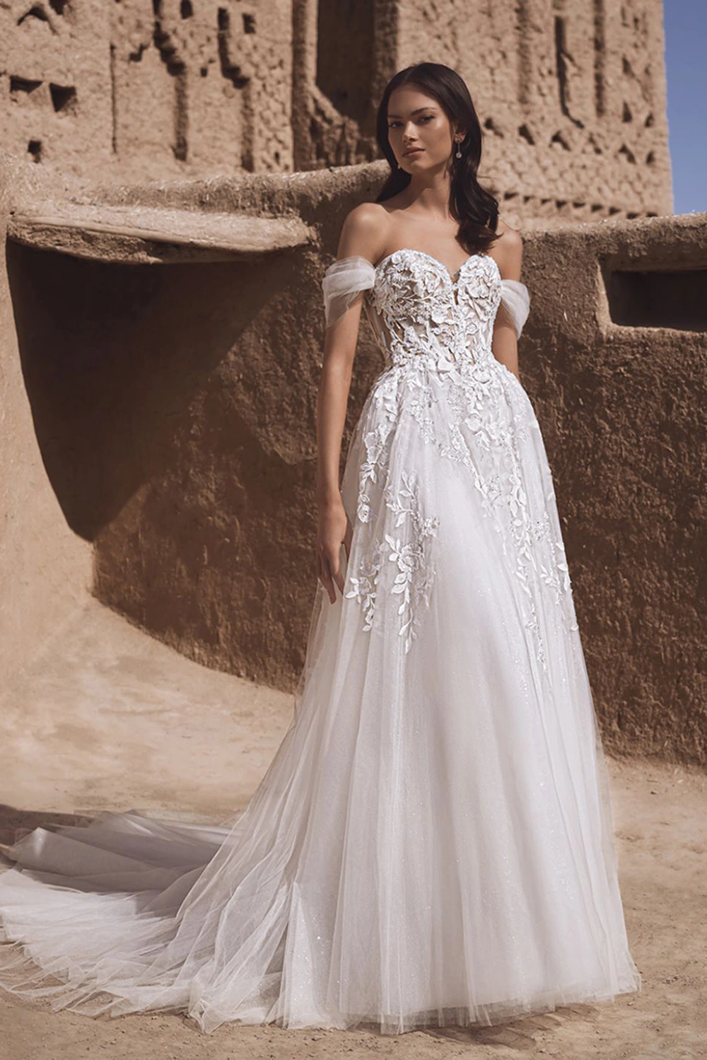 Brautkleid Modell Taylee von Enzoani Blue – Vorschau