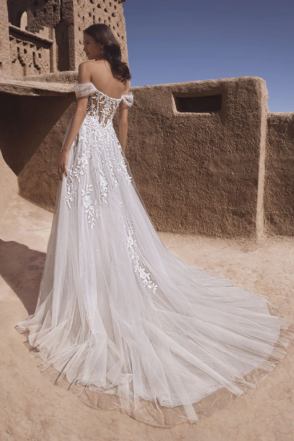 Brautkleid Modell Taylee von Enzoani Blue – Rückenansicht