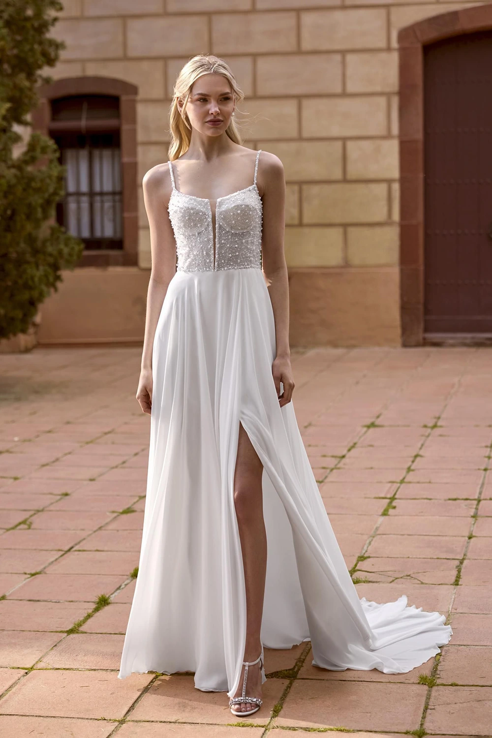 Brautkleid Modell Londie von White One – Vorschau