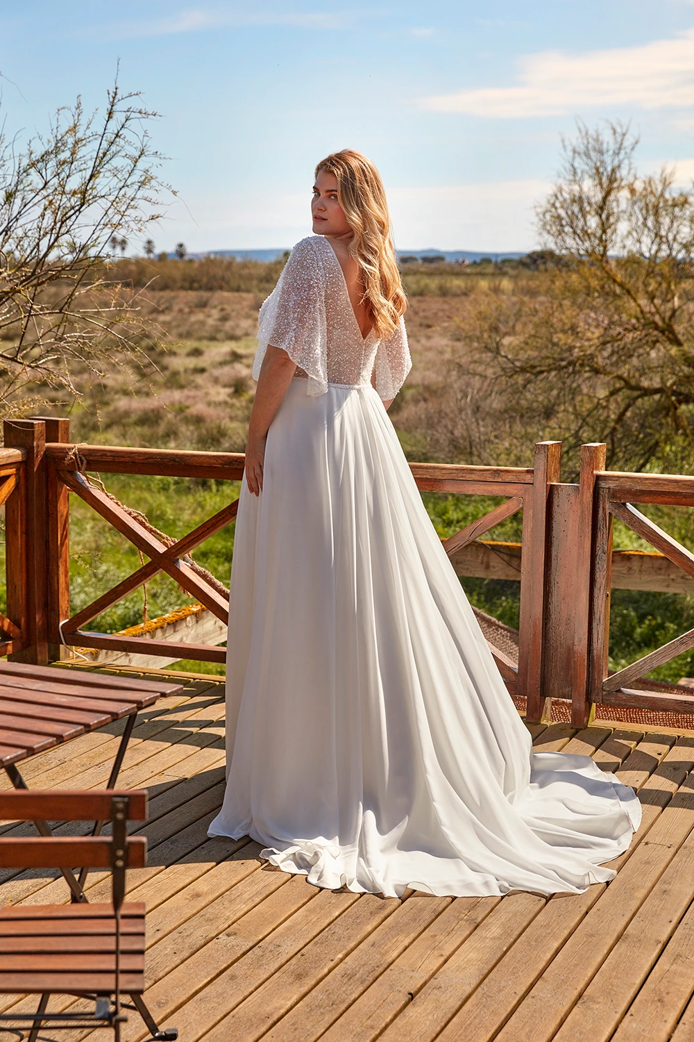 Brautkleid Modell Kayak Curvy von Fara Sposa – Vorschau