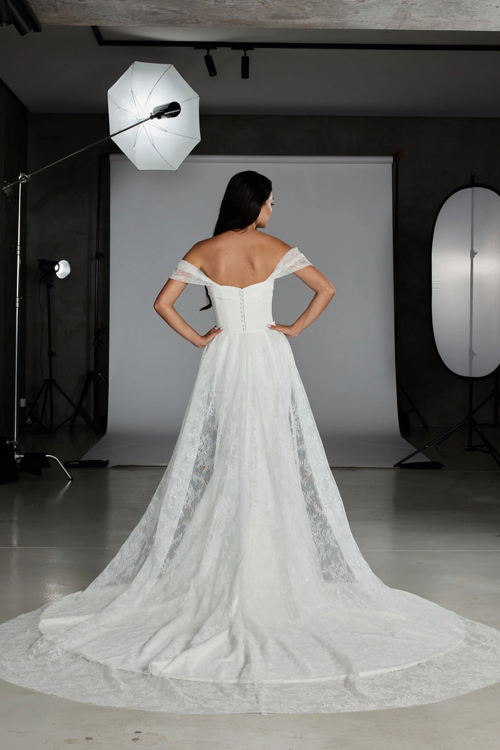 Brautkleid Modell Newman von Evie Young – Hinten