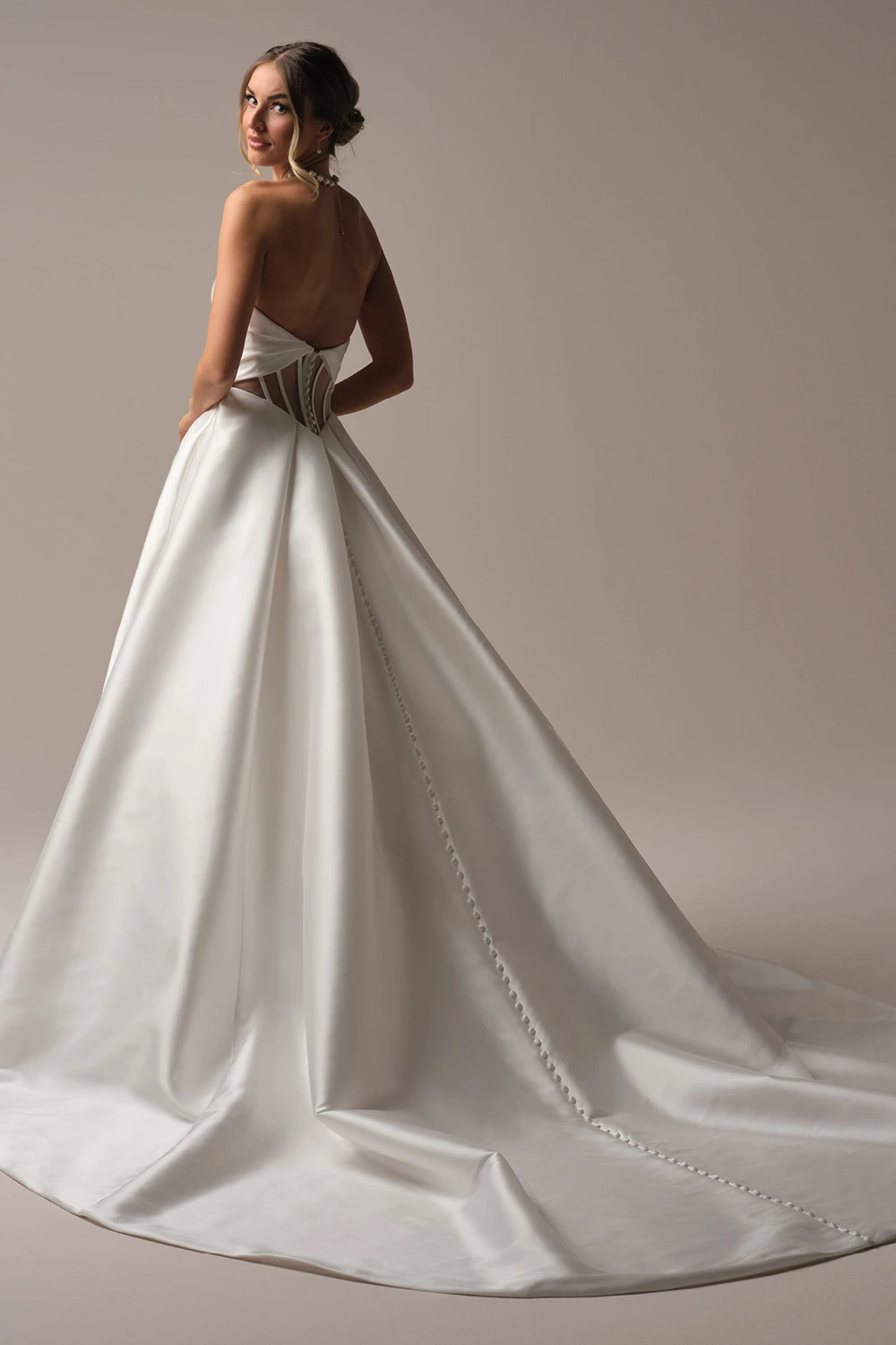 Brautkleid Modell Brooke von Rebecca Ingram Bridals – Rückenansicht