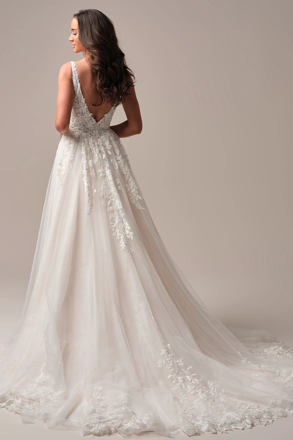 Brautkleid Modell Honor von Rebecca Ingram Bridals – Rückenansicht