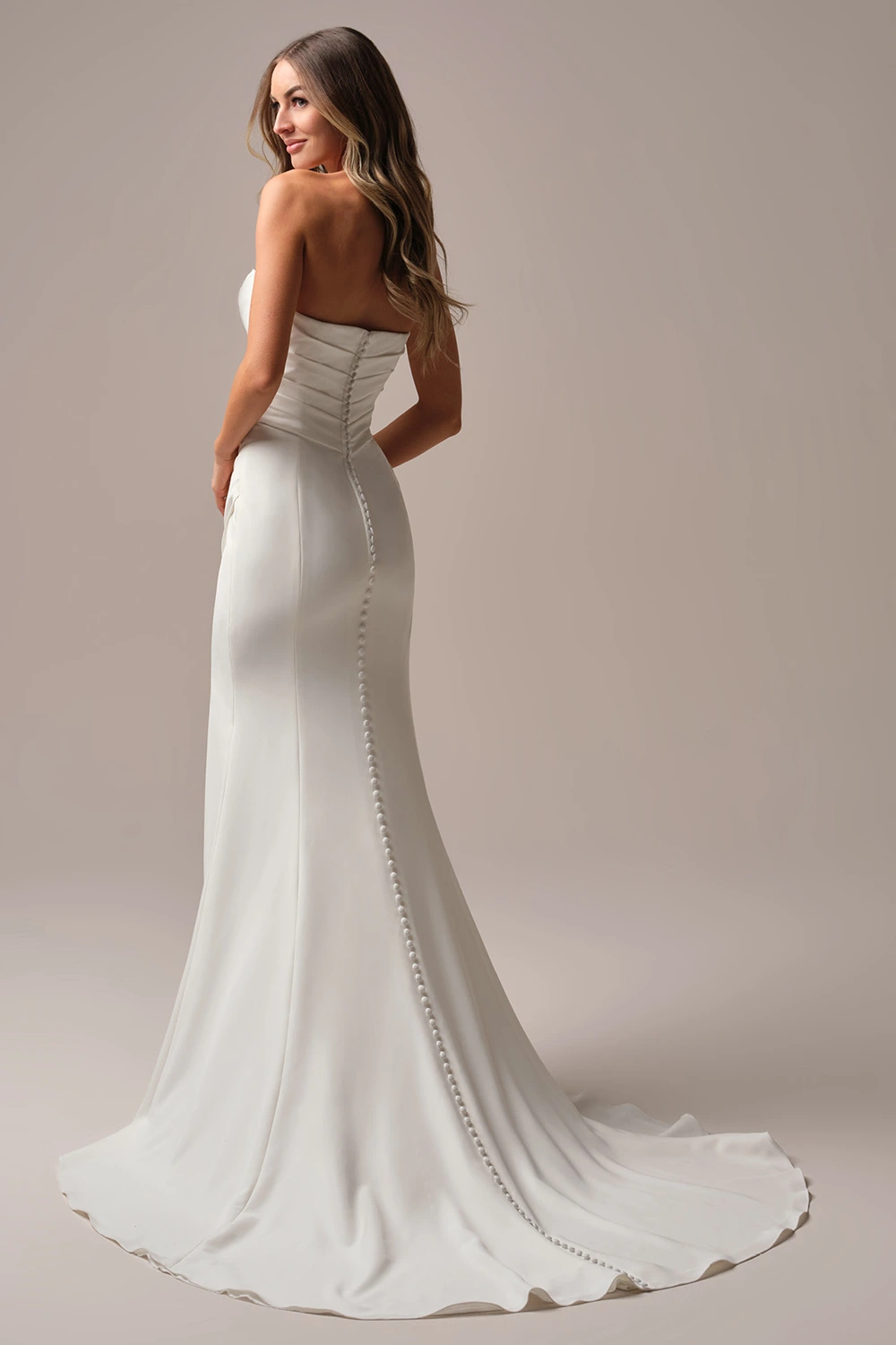 Brautkleid Modell Jazzy von Rebecca Ingram Bridals – Rückenansicht