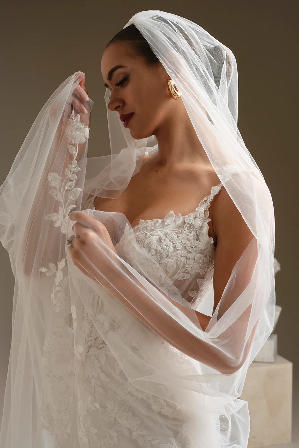 Brautkleid Modell West von Sottero und Midgley – Seitlich Schleier