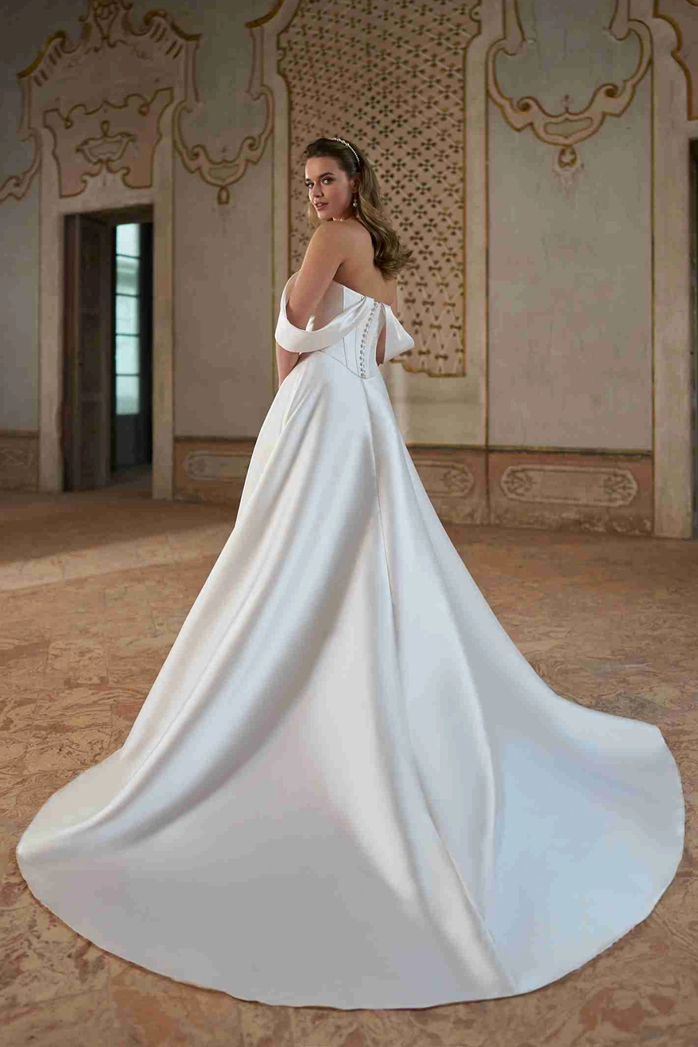 Modell Noor (Braut-Rock) von Herve Paris – Rückansicht