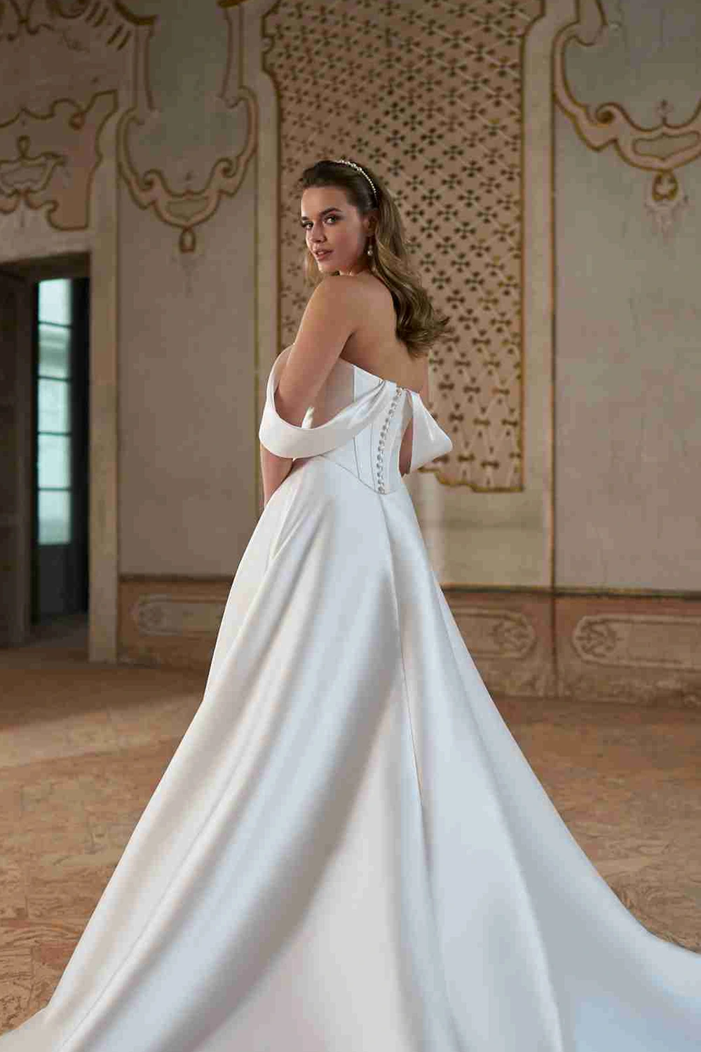 Modell Noor (Braut-Top) von Herve Paris – Rückansicht