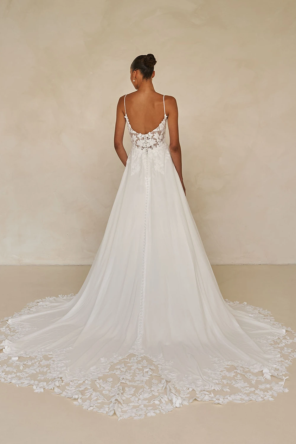 Brautkleid Modell Whyte von Madi Lane – Hinten