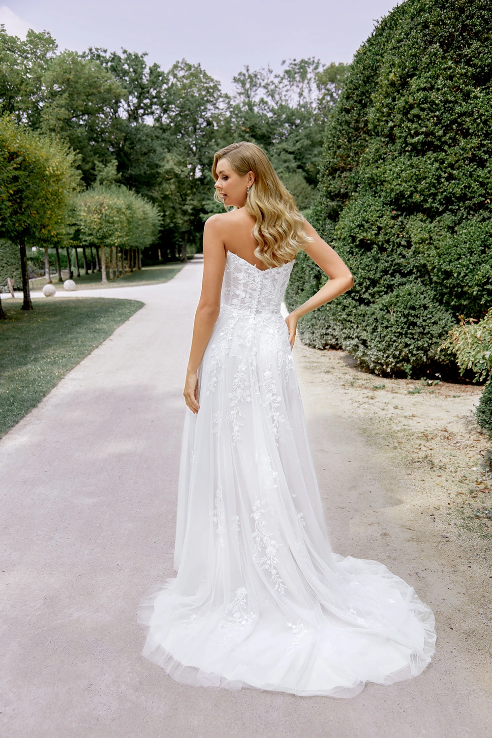 Brautkleid Modell 44526 von Sincerity – Rückenansicht