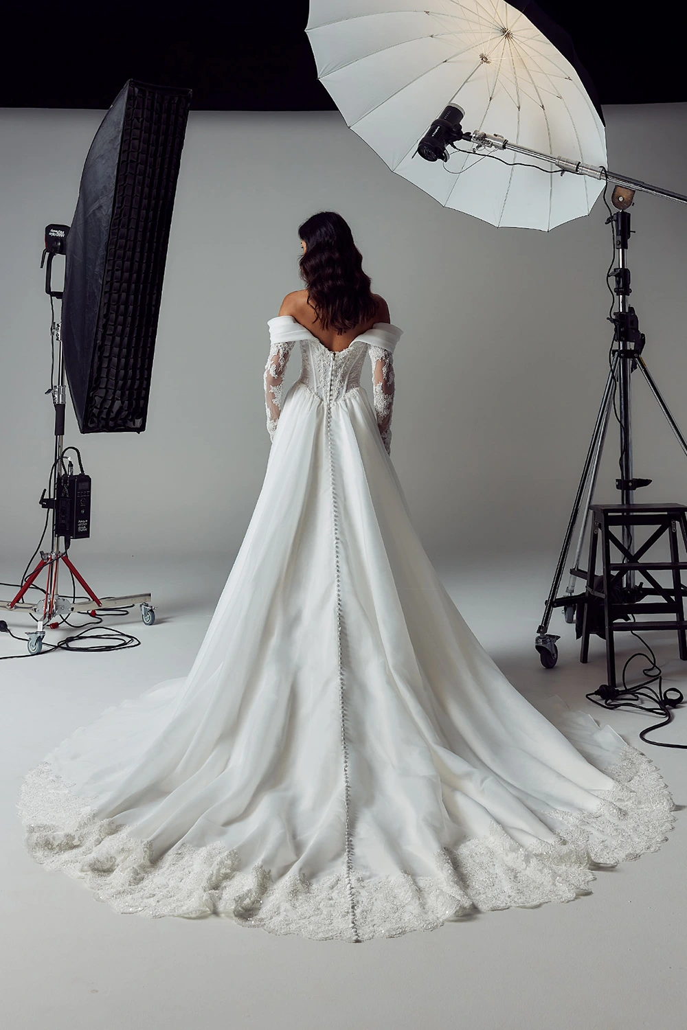 Brautkleid Modell Cherie BNO von Evie Young – Schleppe