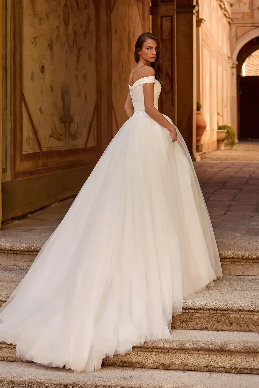 Brautkleid Modell Sheryl von Alberto Palatchi – Profil-/Rückenansicht