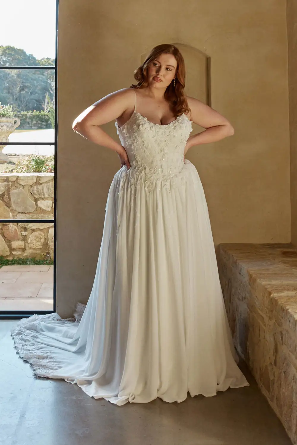 Brautkleid Modell Natiya Curvy von Madi Lane – Vorschau