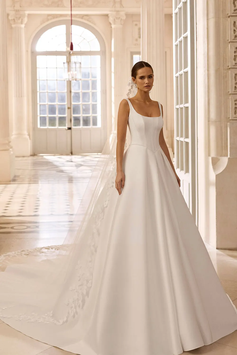 Brautkleid Modell Brena von AIRE Barcelona – Vorschau