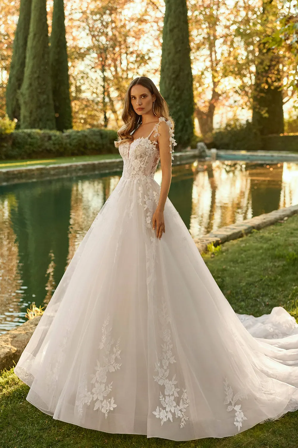 Brautkleid Modell Xinea von AIRE Barcelona – Detailansicht Vorne