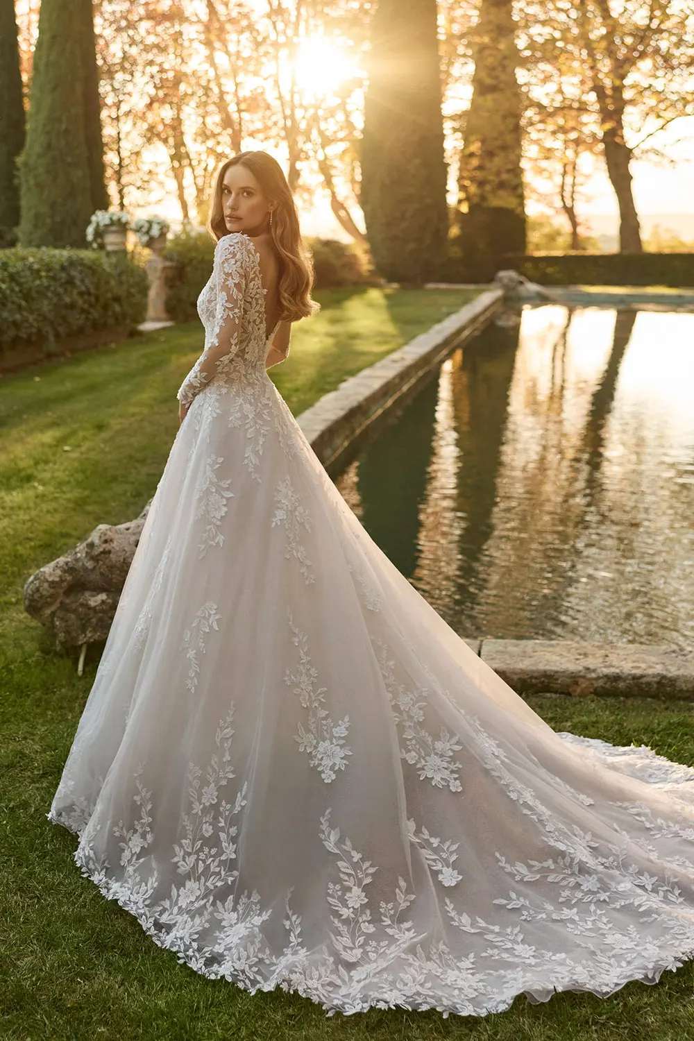 Brautkleid Modell Xinoa von AIRE Barcelona – Detailansicht Schleppe