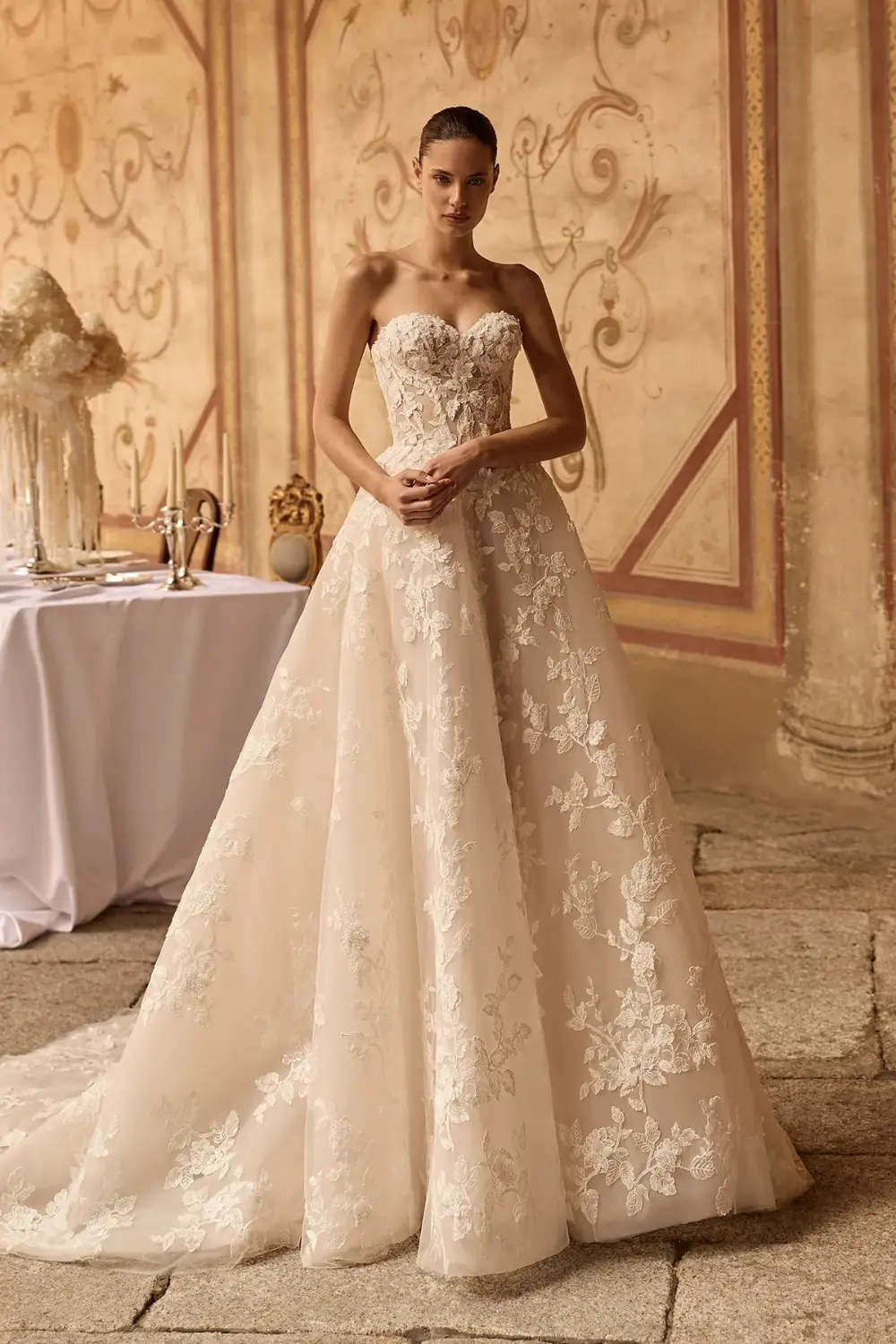 Brautkleid Modell Zelia von Alberto Palatchi – Detailansicht Vorne