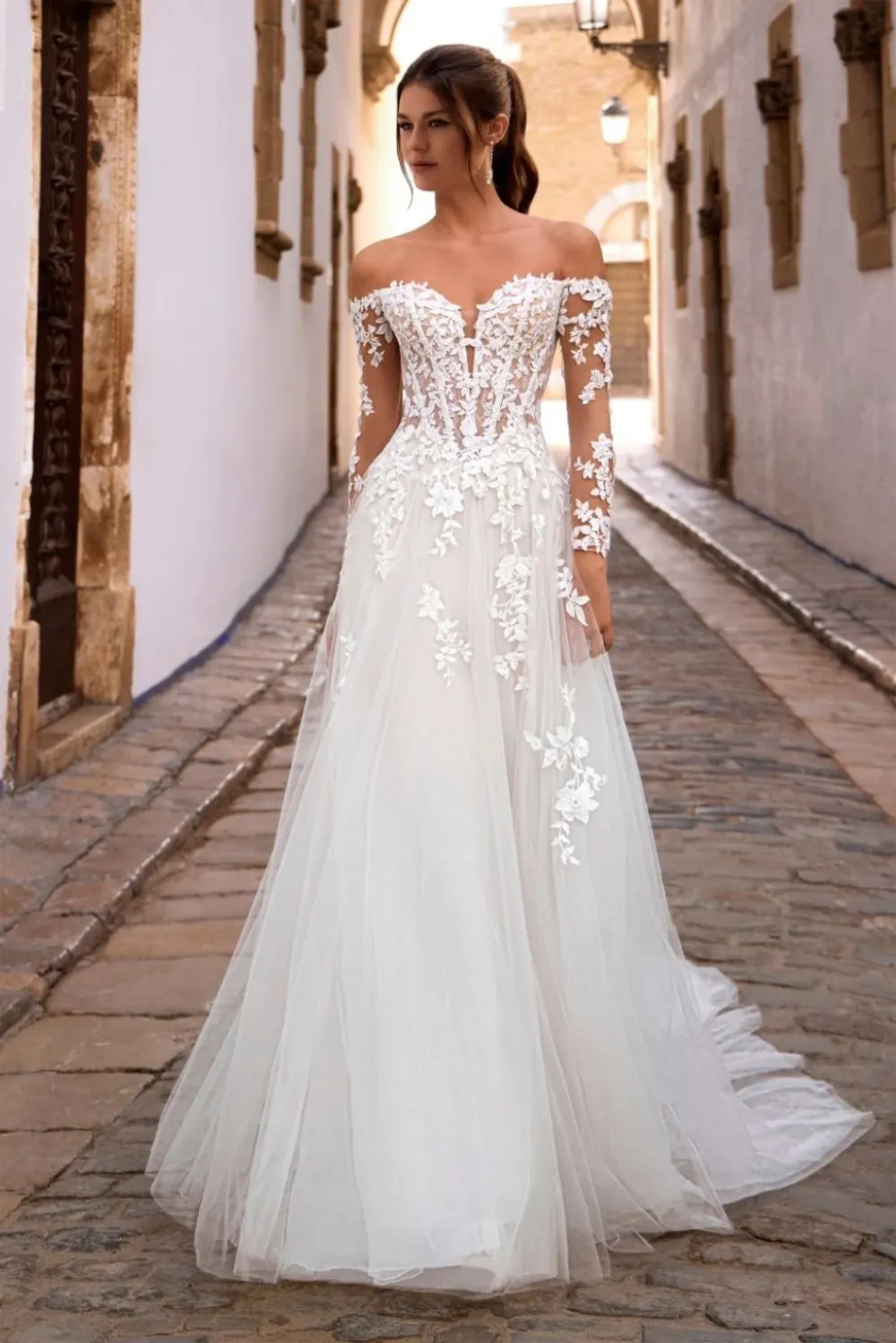 Brautkleid Modell Fiselle von Enzoani Love – Vorschau