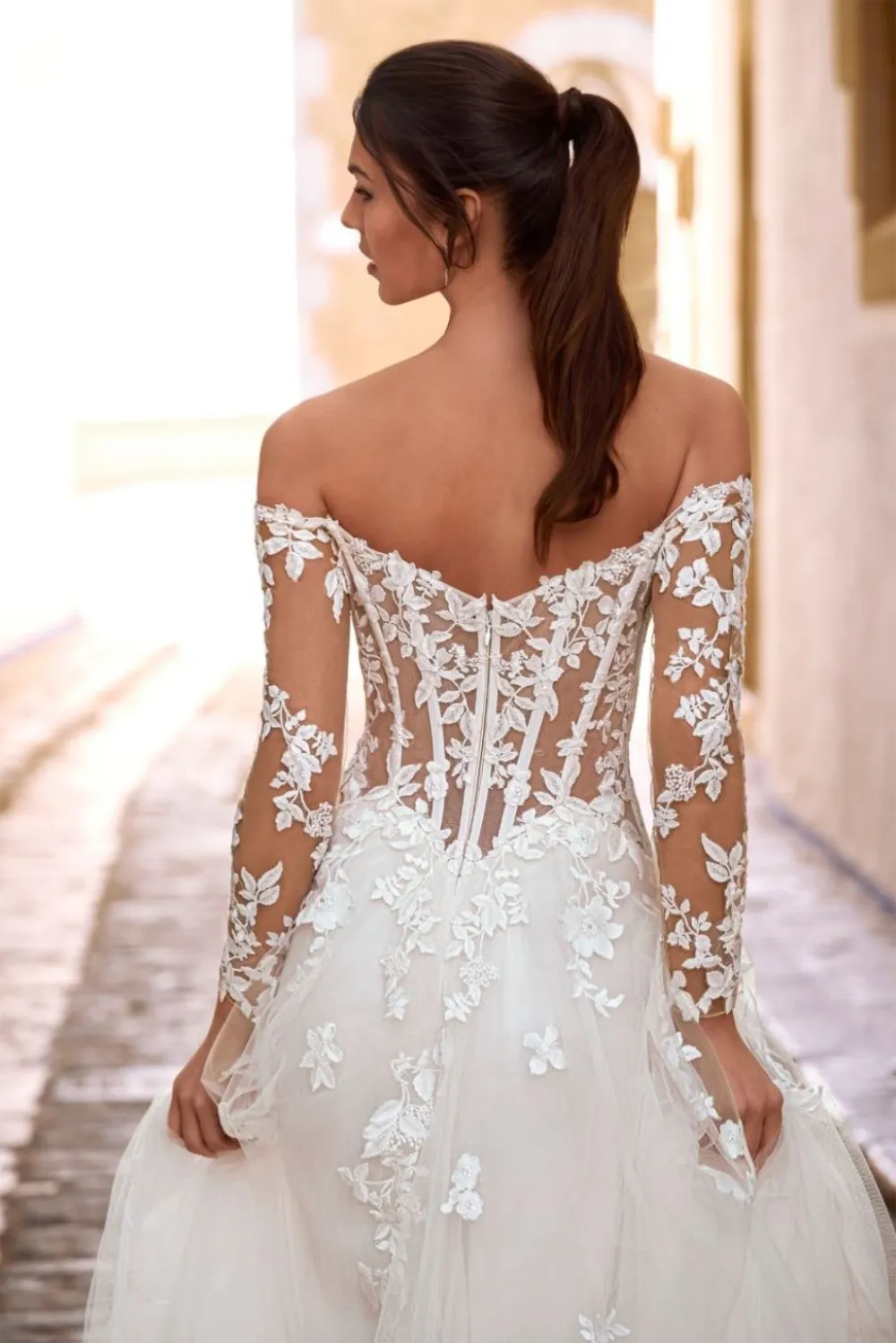 Brautkleid Modell Fiselle von Enzoani Love – Detail Rücken