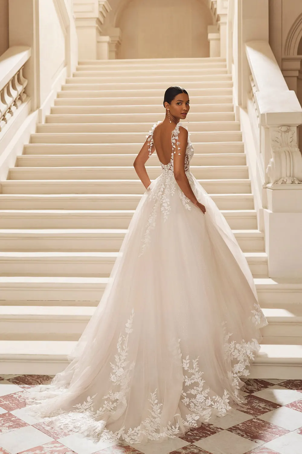 Brautkleid Modell Alaya von Rosa Clará – Rückenansicht