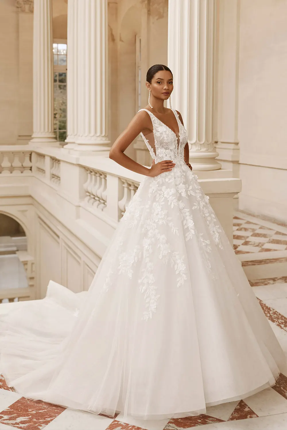 Brautkleid Modell Aleida von Rosa Clará – Vorschau