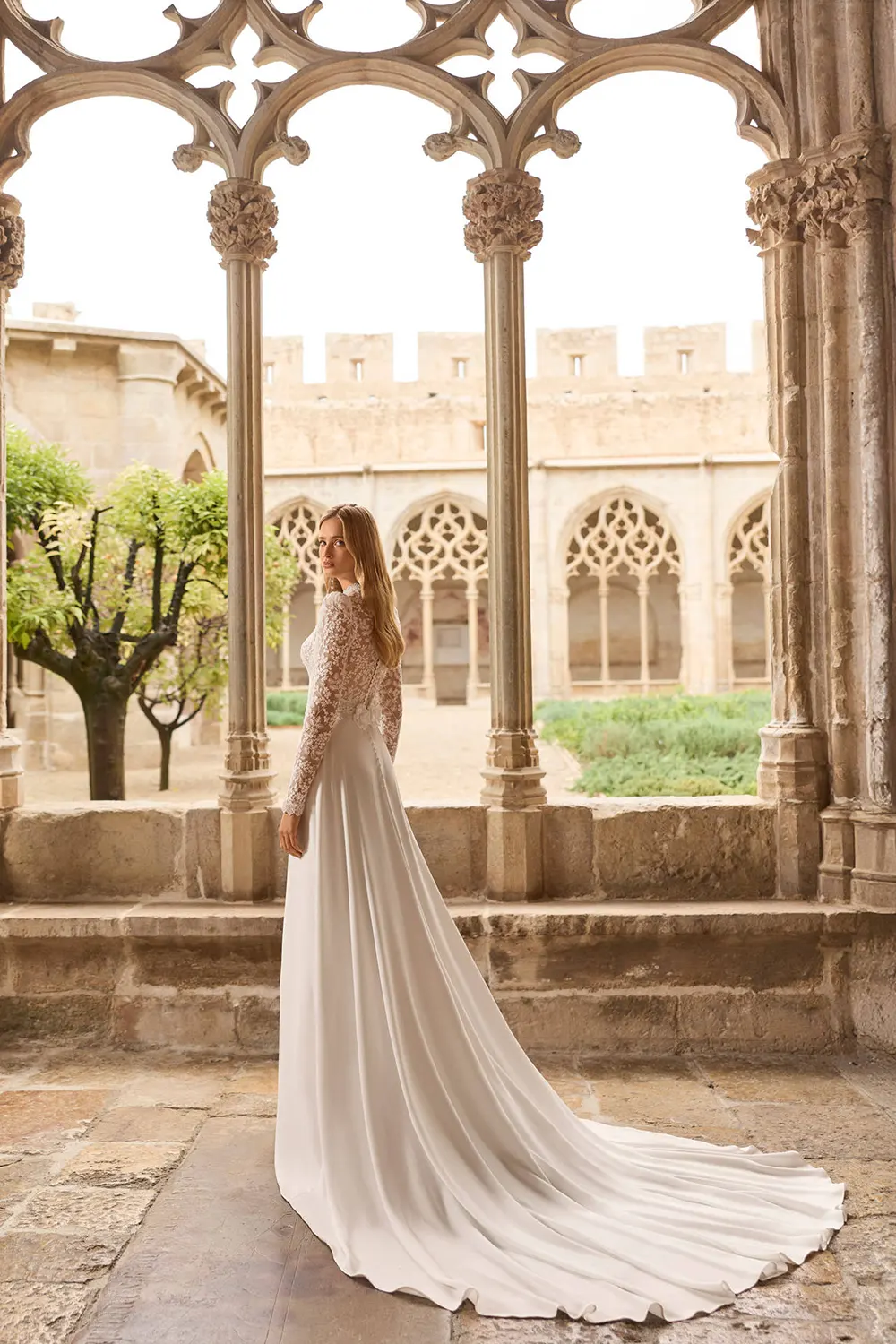 Brautkleid Modell Linda von Rosa Clará – Rückansicht