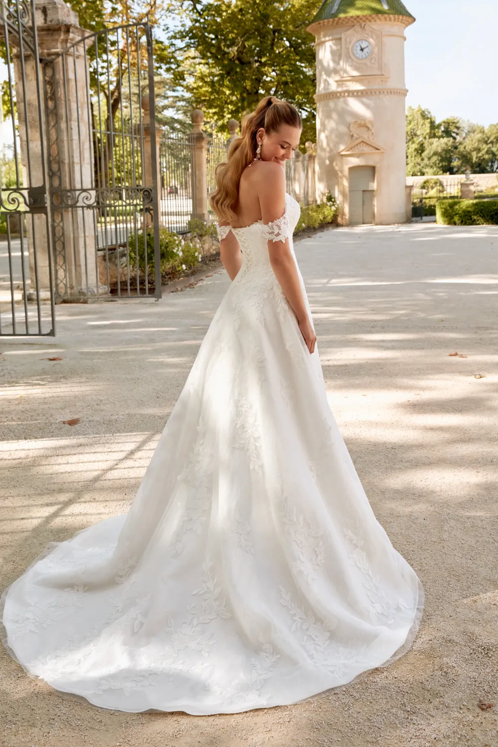 Brautkleid Modell 44587Z von Sincerity – Schleppe