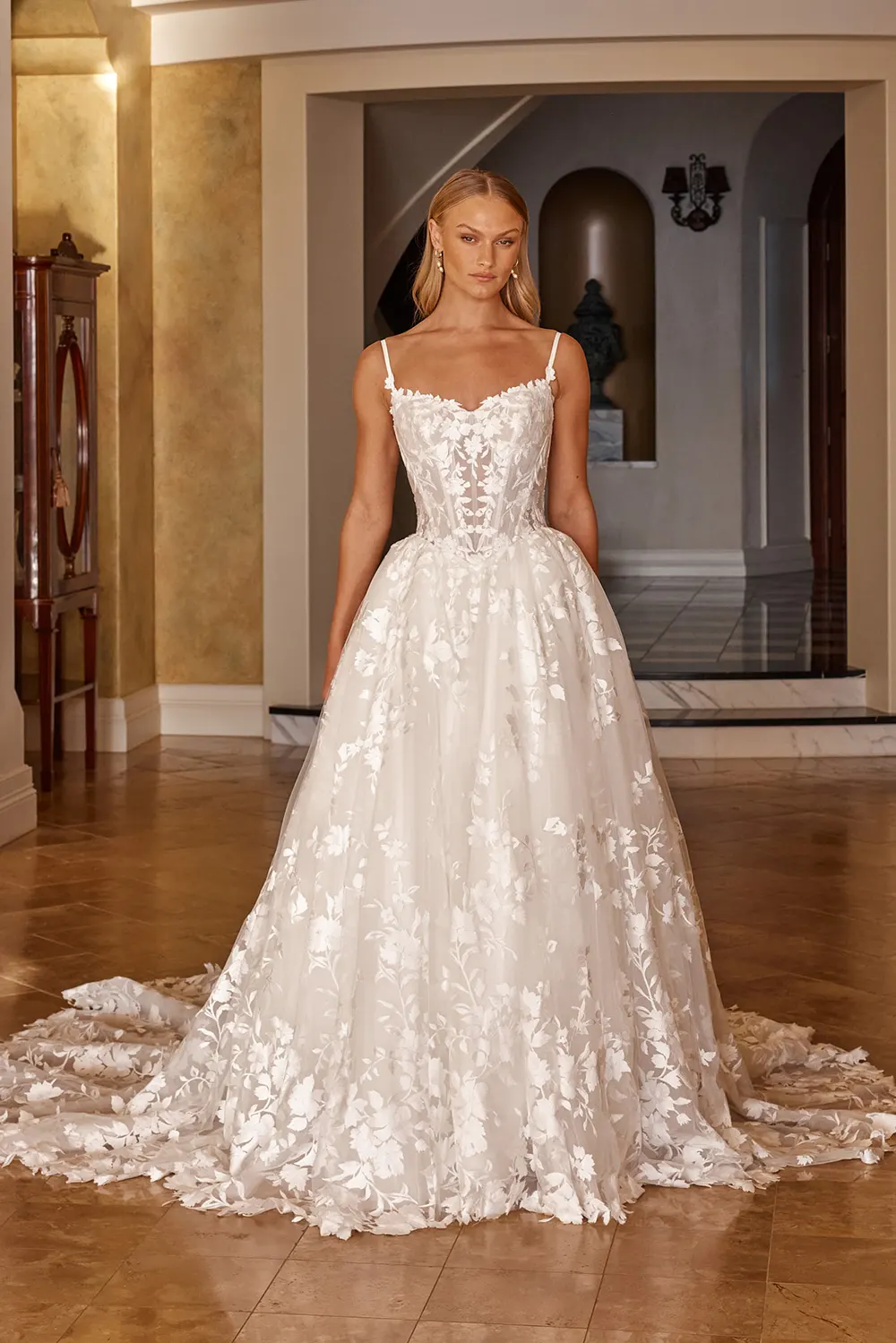 Brautkleid Modell Ozana von Madi Lane – Vorschau