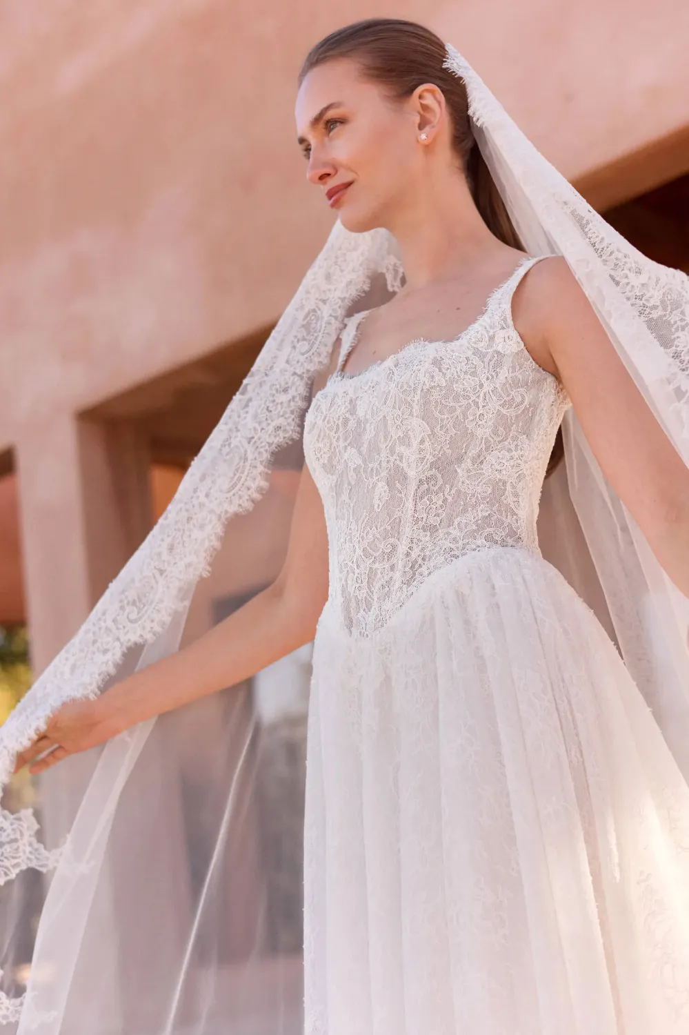 Brautkleid Modell Byada von Pronovias – Seitenansicht