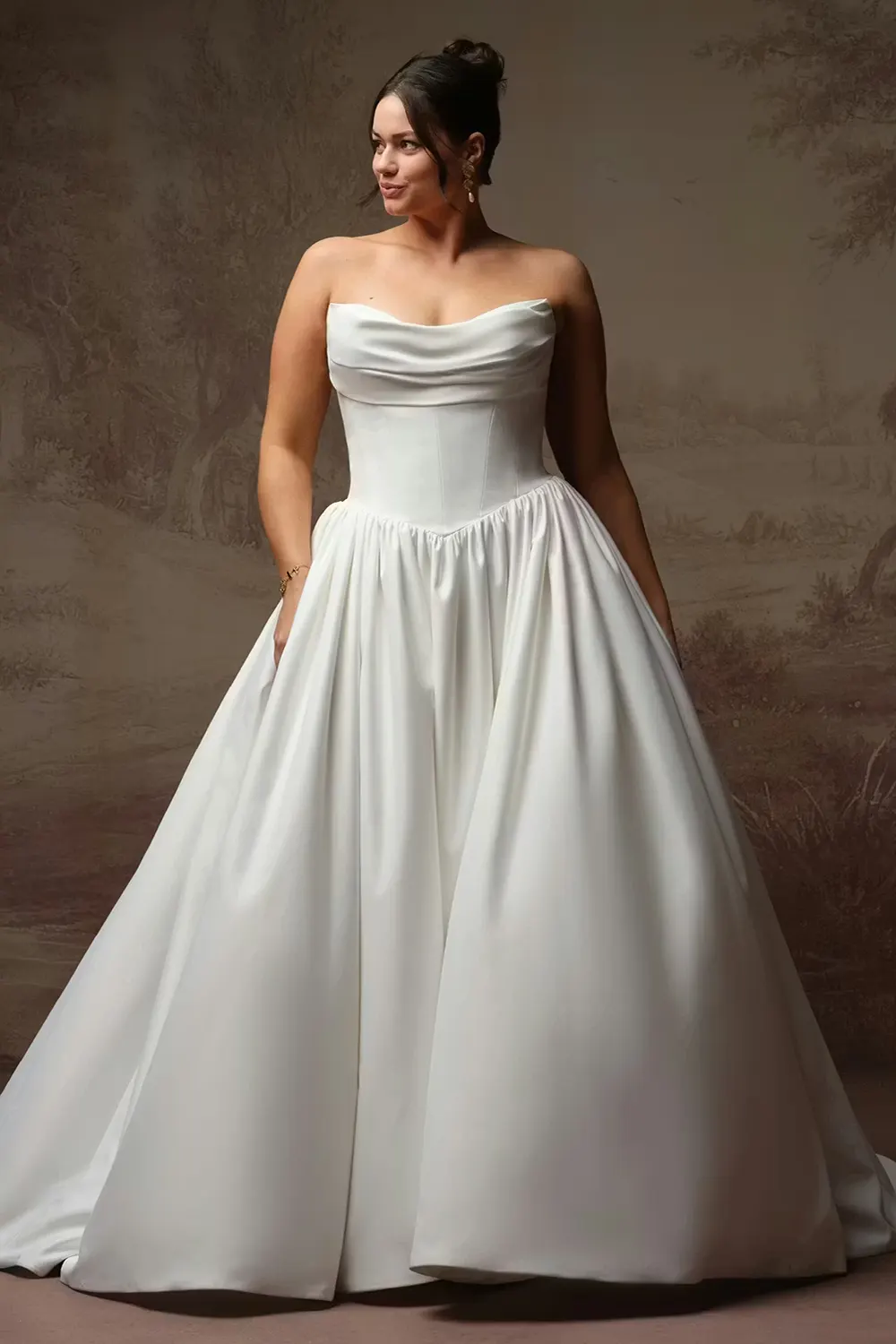Brautkleid Modell Vanessa Curvy von Rebecca Ingram – Vorschau
