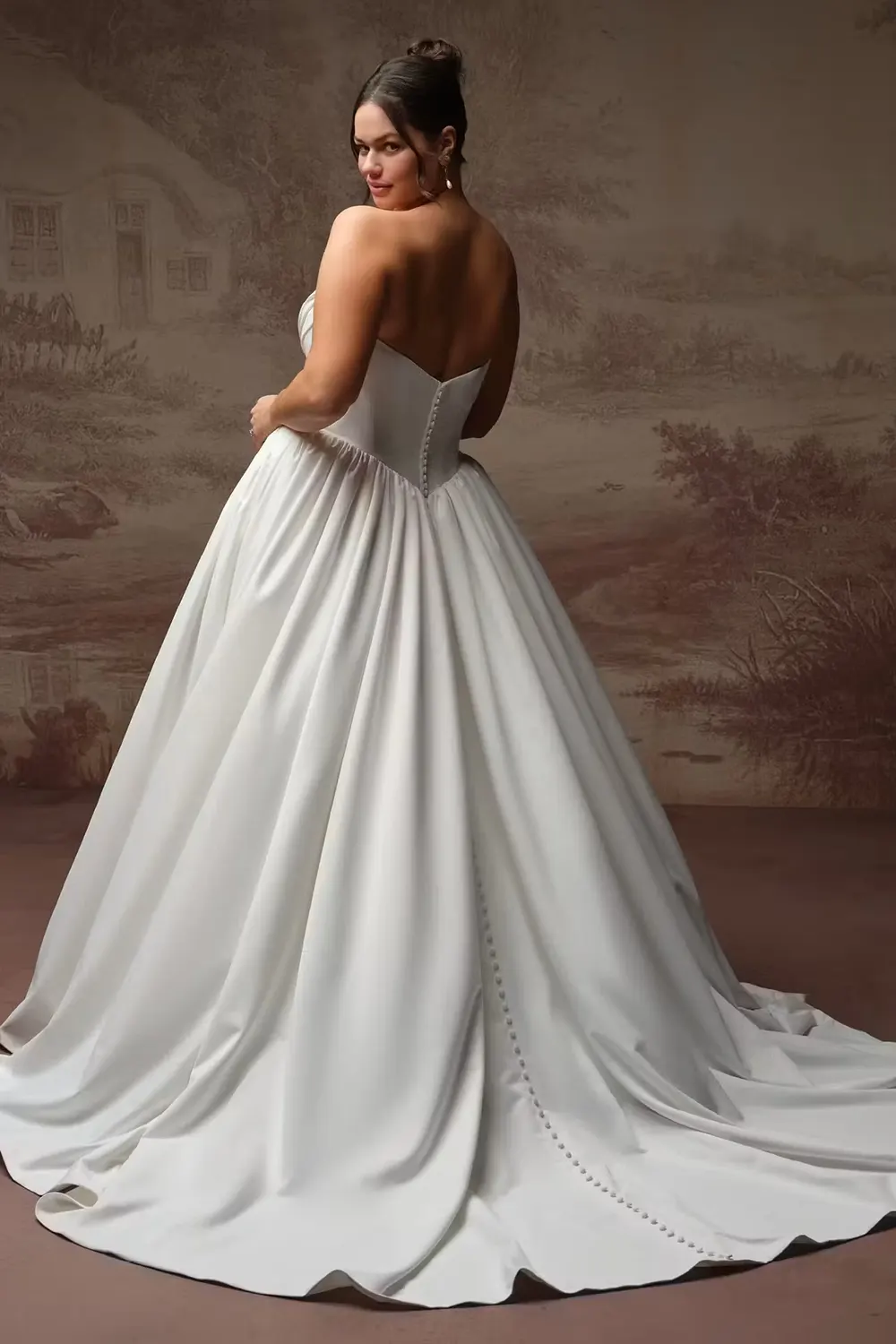 Brautkleid Modell Vanessa Curvy von Rebecca Ingram – Rückenansicht